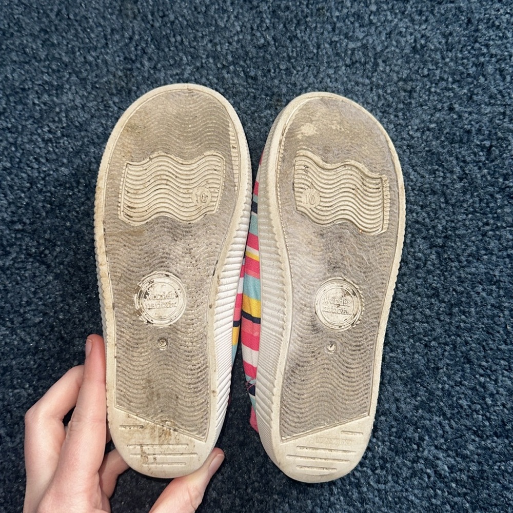 Girls Wonder Nation size 10 water shoes - Picture 2 of 2